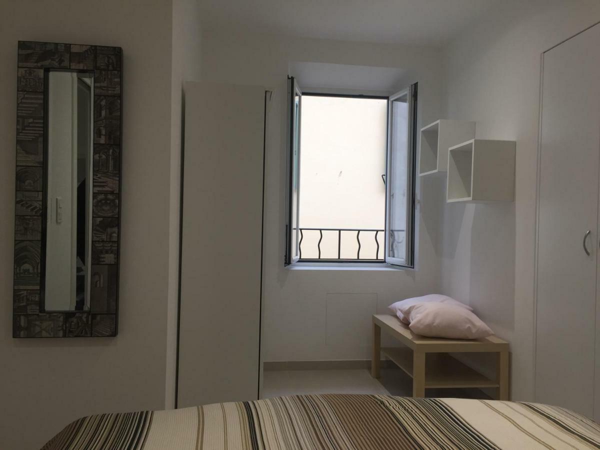 Menton deux pièces rue piétonne situation idéale Esterno foto